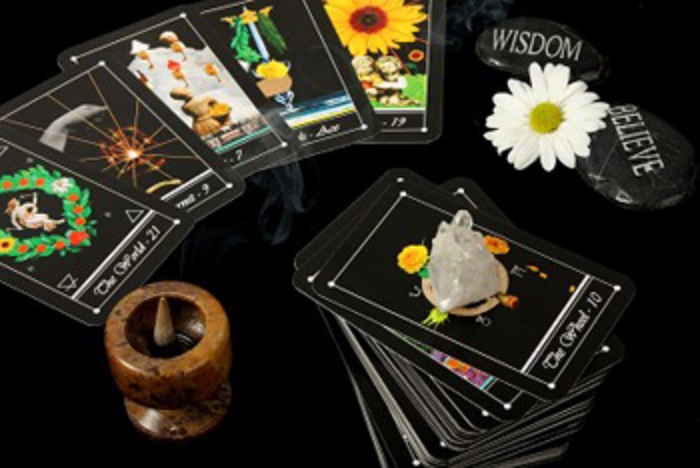 Sanjala sam noćas tarot karte